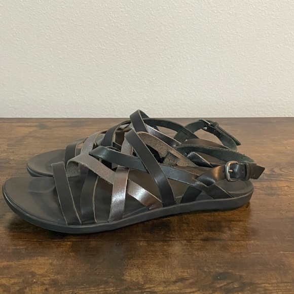OLUKAI Awe Awe Women's Size 9W US Black Silver Leather Buckle - Picture 5 of 9